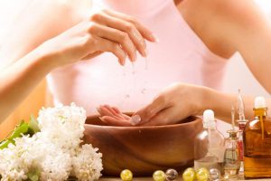 Essential Oils to Whiten Yellow Nails