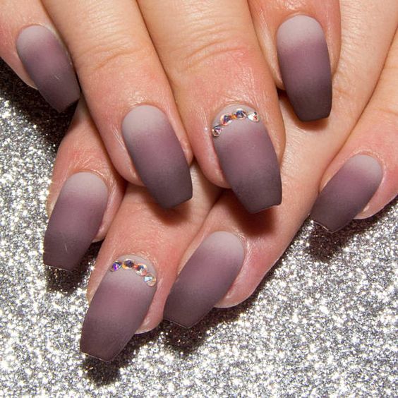 How to Do Ombré (Gradient) Nails at Home