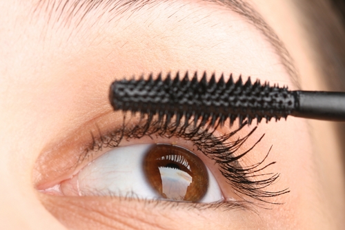 How to Apply Magnetic Eyelashes
