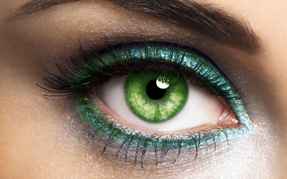 10 Best Eyeshadow Colors for Green Eyes Makeup